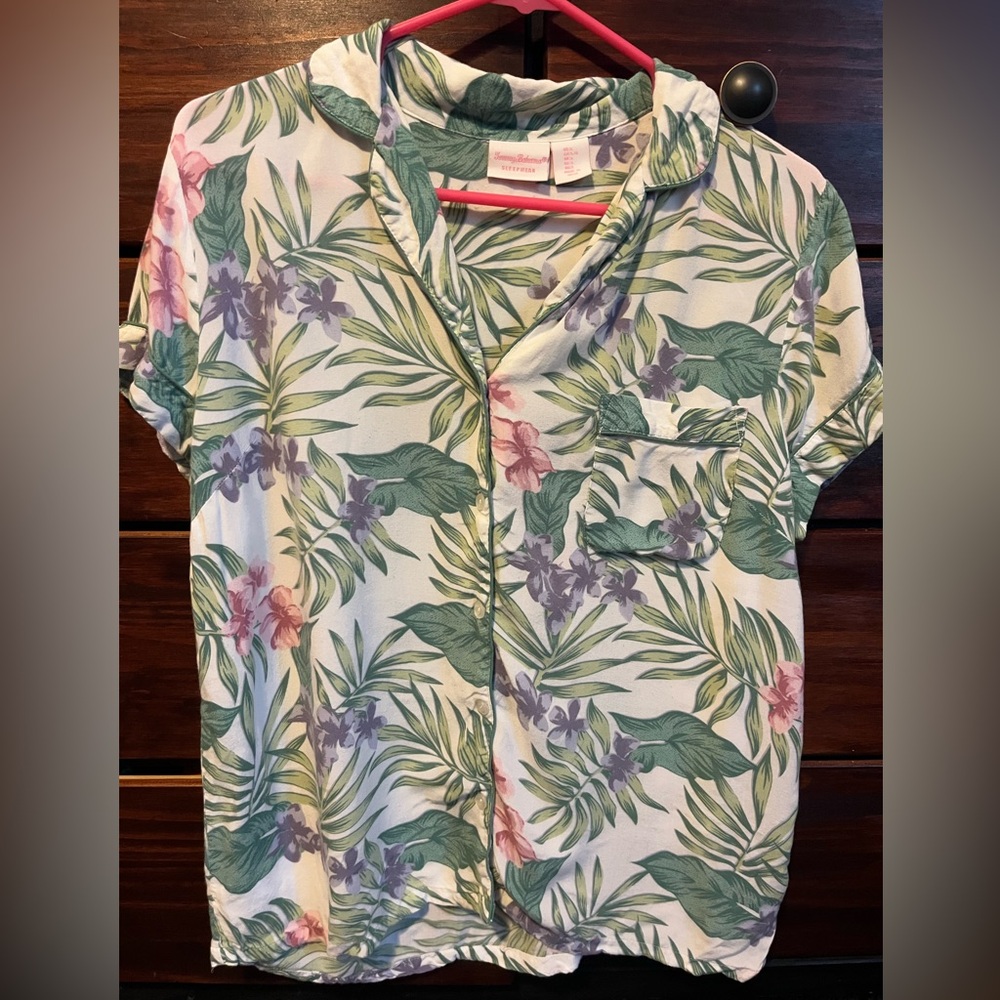 Tommy Bahama Green and Purple Leaf Print Sleepwear